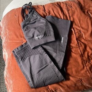 Gymshark Activewear in Dark Gray